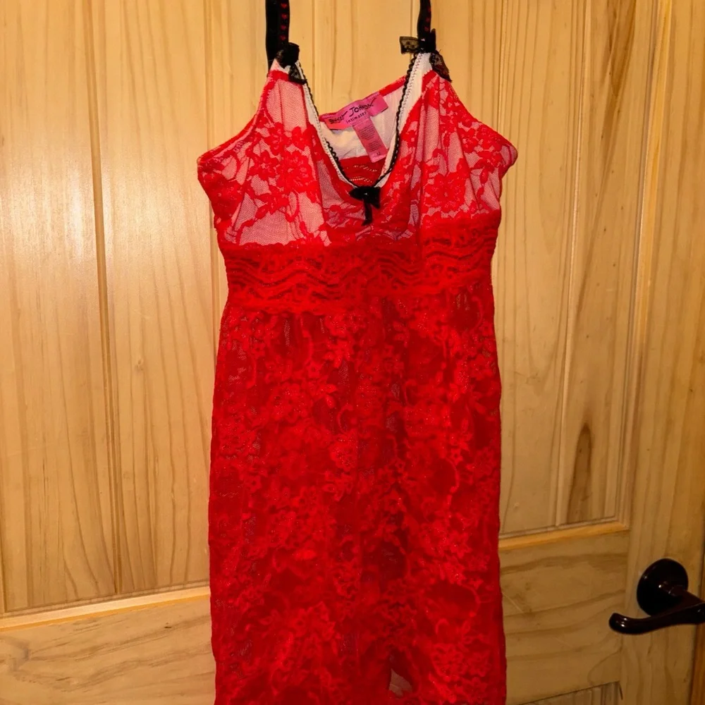Betsey Johnson Elegant Red Lace Nightgown size medium - Picture 3 of 4